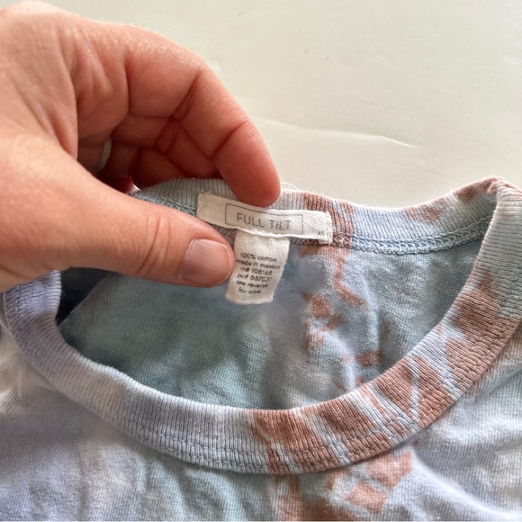 Full Tilt Crop Top - Picture 4 of 5